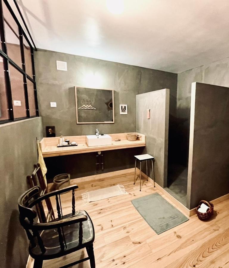 La Madeleine Bed & Breakfast Amplepuis ภายนอก รูปภาพ